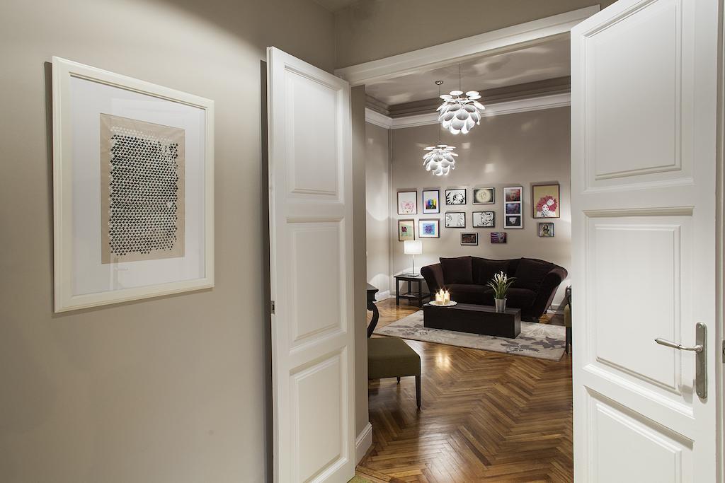 Bachome Gallery B&B Барселона Екстериор снимка