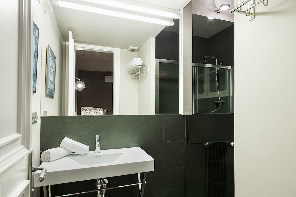 Bachome Gallery B&B Барселона Стая снимка
