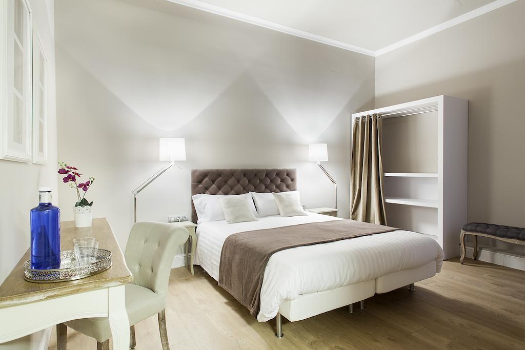 Bachome Gallery B&B Барселона Стая снимка
