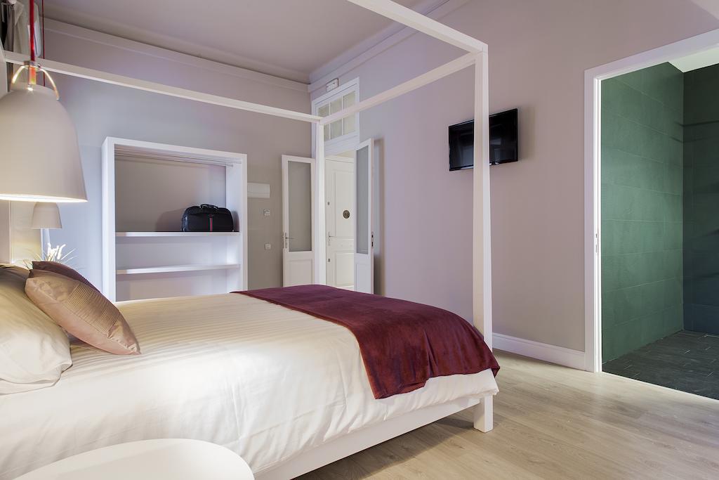 Bachome Gallery B&B Барселона Стая снимка