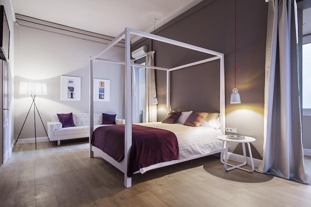 Bachome Gallery B&B Барселона Стая снимка