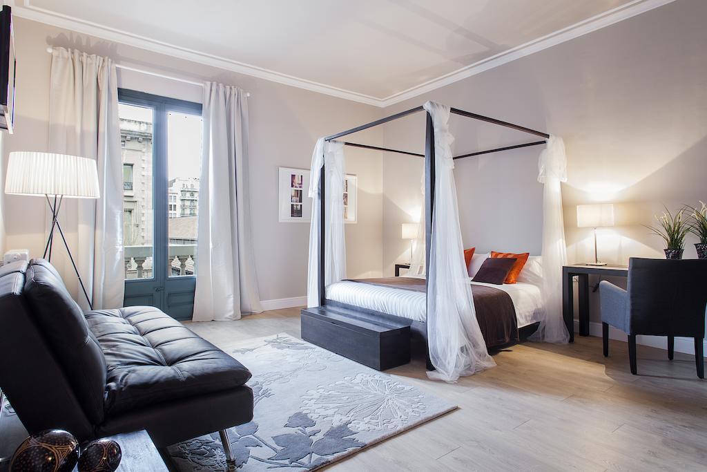 Bachome Gallery B&B Барселона Стая снимка