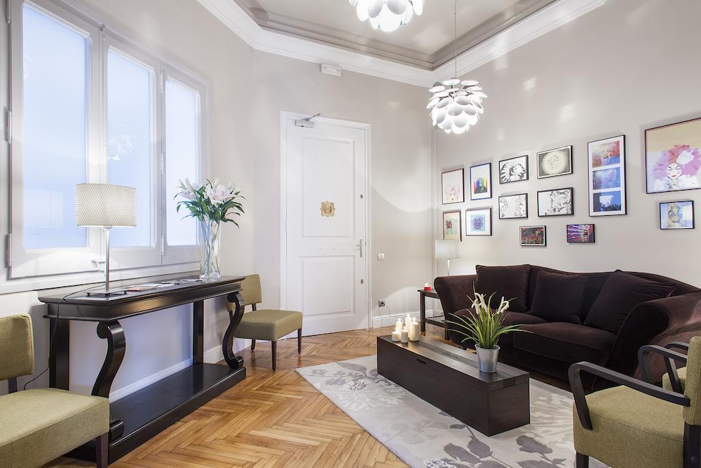Bachome Gallery B&B Барселона Екстериор снимка